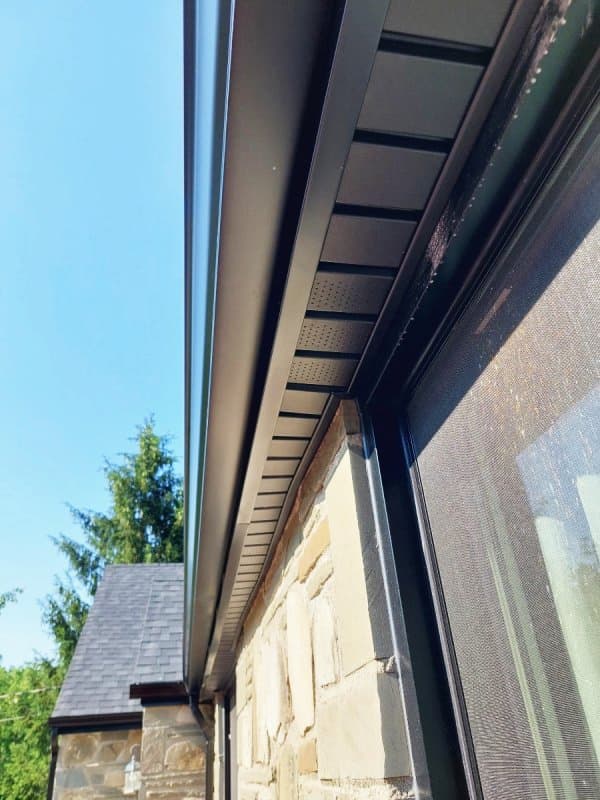 Black Gutters, Vinyl Soffit & Metal Capping